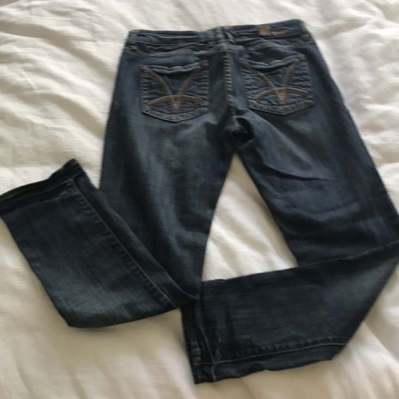 Kut from the Kloth jeans. Size 2, great condition. Fit like a 4-6 vanity sized. - Picture 7 of 12